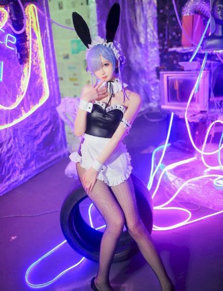 女总裁的打工男友-日韩中字不卡在线观看