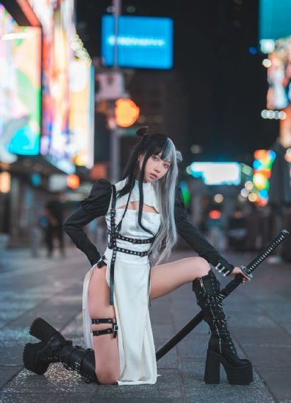 婚礼当天觉醒姐就是女王-院线抢先成人直接看